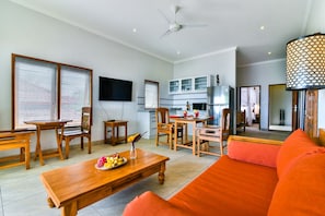 Smart TV - Spice House inn Upstair (Buleleng)