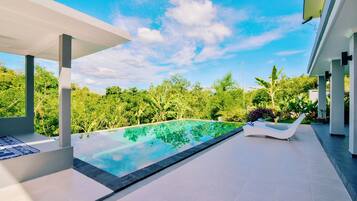 Private pool