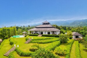 Front of property - Lovina Residence (Sukasada)