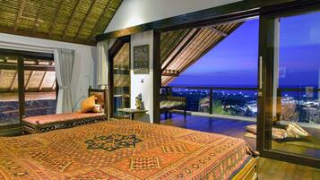 Vila Mewah, 4 kamar tidur, kolam renang pribadi, pemandangan laut | 3 kamar tidur, tempat tidur bayi, Wi-Fi gratis, dan seprai linen