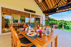 Villa, 3 Bedrooms | In-room dining - Villa Jintan (Sukasada)