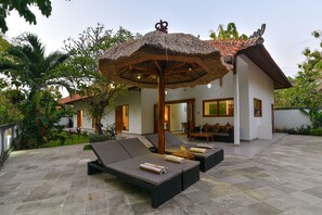 Sundeck - Villa Udara (Sukasada)