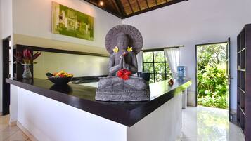 Full-sized fridge, stovetop, coffee/tea maker, electric kettle