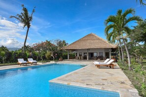 Private pool