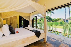 Exclusive Villa, Multiple Bedrooms, Private Pool, Beach View | 5 bedrooms, individually decorated, individually furnished, free WiFi - Villa Lotus (Buleleng)
