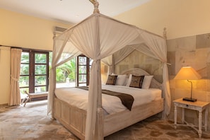 Exclusive Villa, Multiple Bedrooms, Private Pool, Beach View | 5 bedrooms, individually decorated, individually furnished, free WiFi - Villa Lotus (Buleleng)