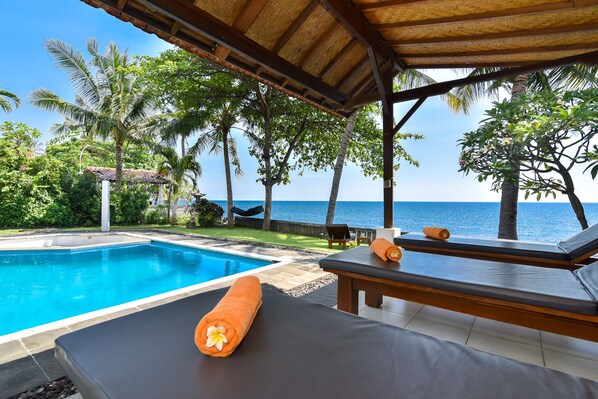 Sun deck - Villa Kupu-Kupu (Kubutambahan)