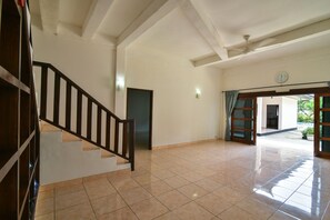 Interior - Le Mirage Villa Santai (Sukasada)