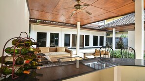 Villa, 5 Bedrooms | Living room