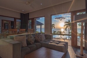 Smart TV - Villa Sean (Buleleng)