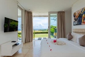 Villa de lujo, 2 habitaciones, piscina privada, vistas al mar | 2 dormitorios, wifi gratis, ropa de cama