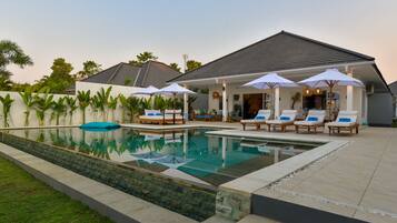 Fassade der Unterkunft – Abend/Nacht