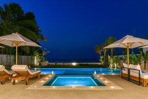 Villa de lujo, 4 habitaciones, alberca privada, vista a la playa | Alberca privada