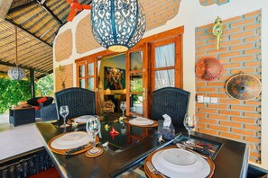 Deluxe Villa, 2 Bedrooms, Private Pool, Beach View | In-room dining - Villa Pelabuhan (Banjar)