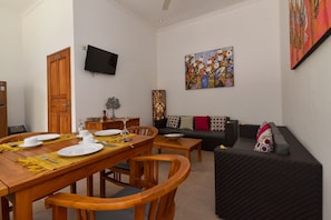 Family Villa, 3 Bedrooms, Private Pool | Living area | Smart TV - Villa Punyan (Sukasada)
