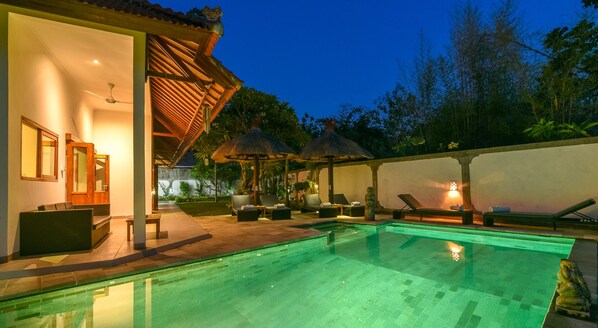 Private pool