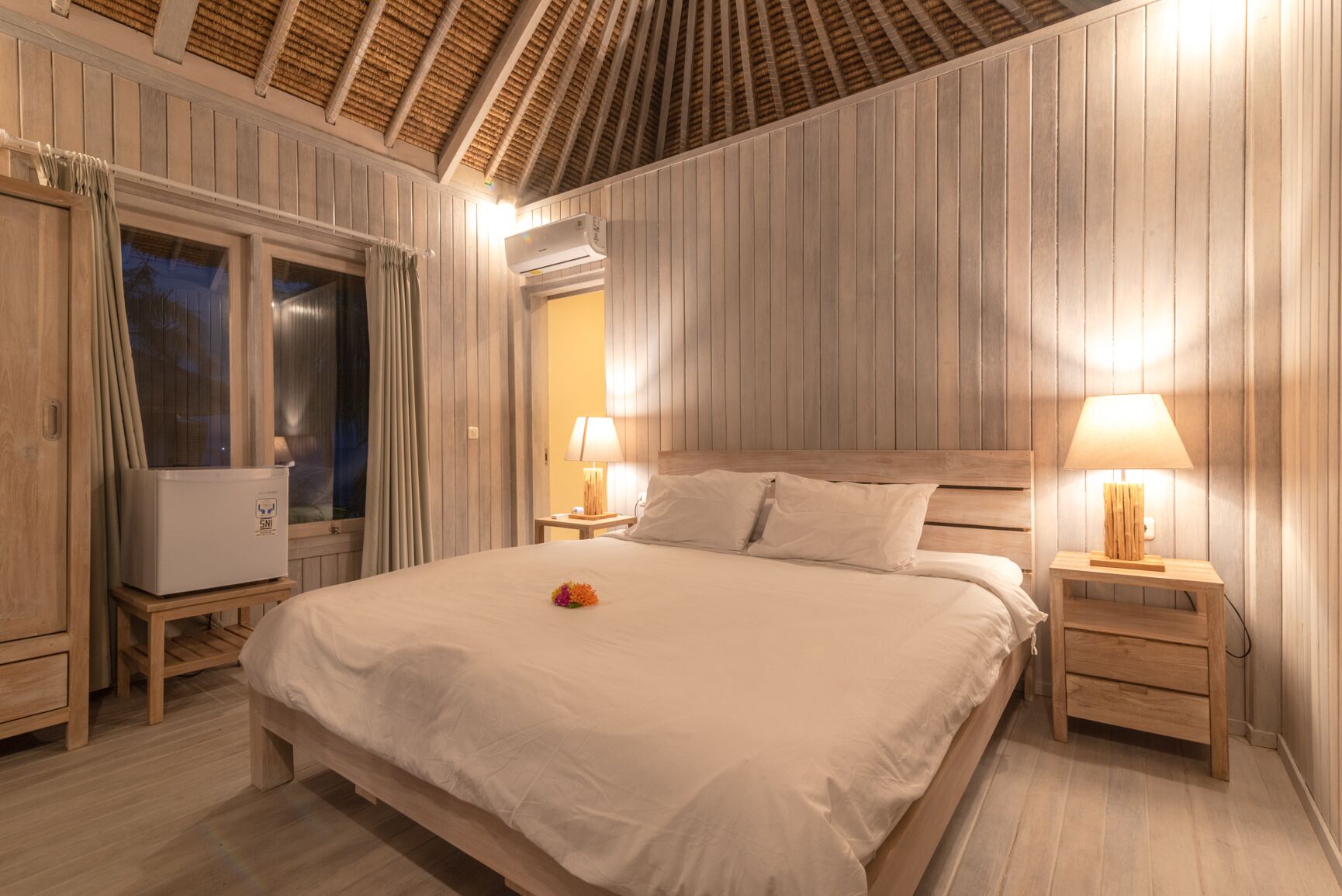 Biệt thự phong cách cổ điển, 4 phòng ngủ, hồ bơi riêng, quang cảnh bãi biển | 2 phòng ngủ, truy cập Internet không dây miễn phí 