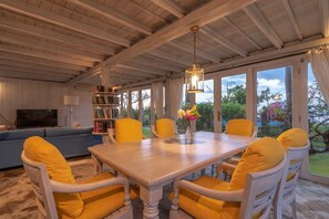 Dining room - Villa Lumbung (Sukasada)