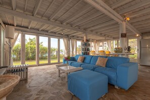 Flat-screen TV - Villa Lumbung (Sukasada)