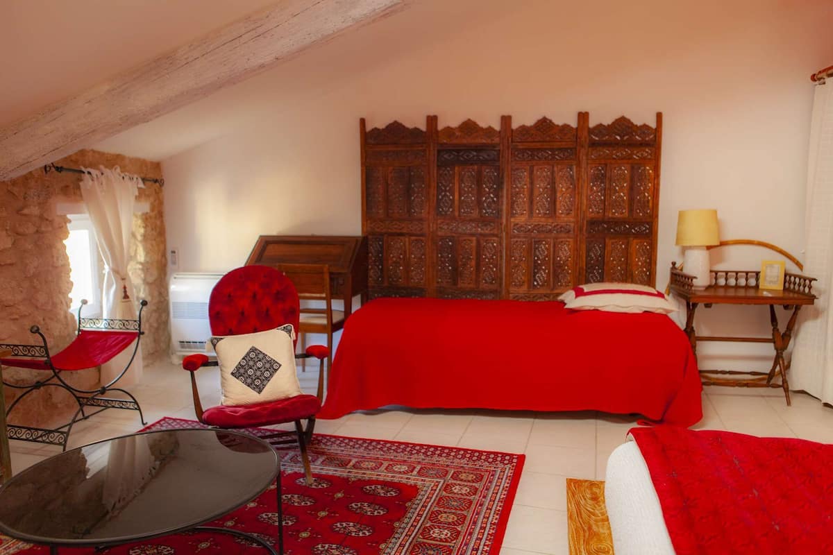 Vierbettzimmer | Allergikerbettwaren, Select-Comfort-Betten, individuell dekoriert