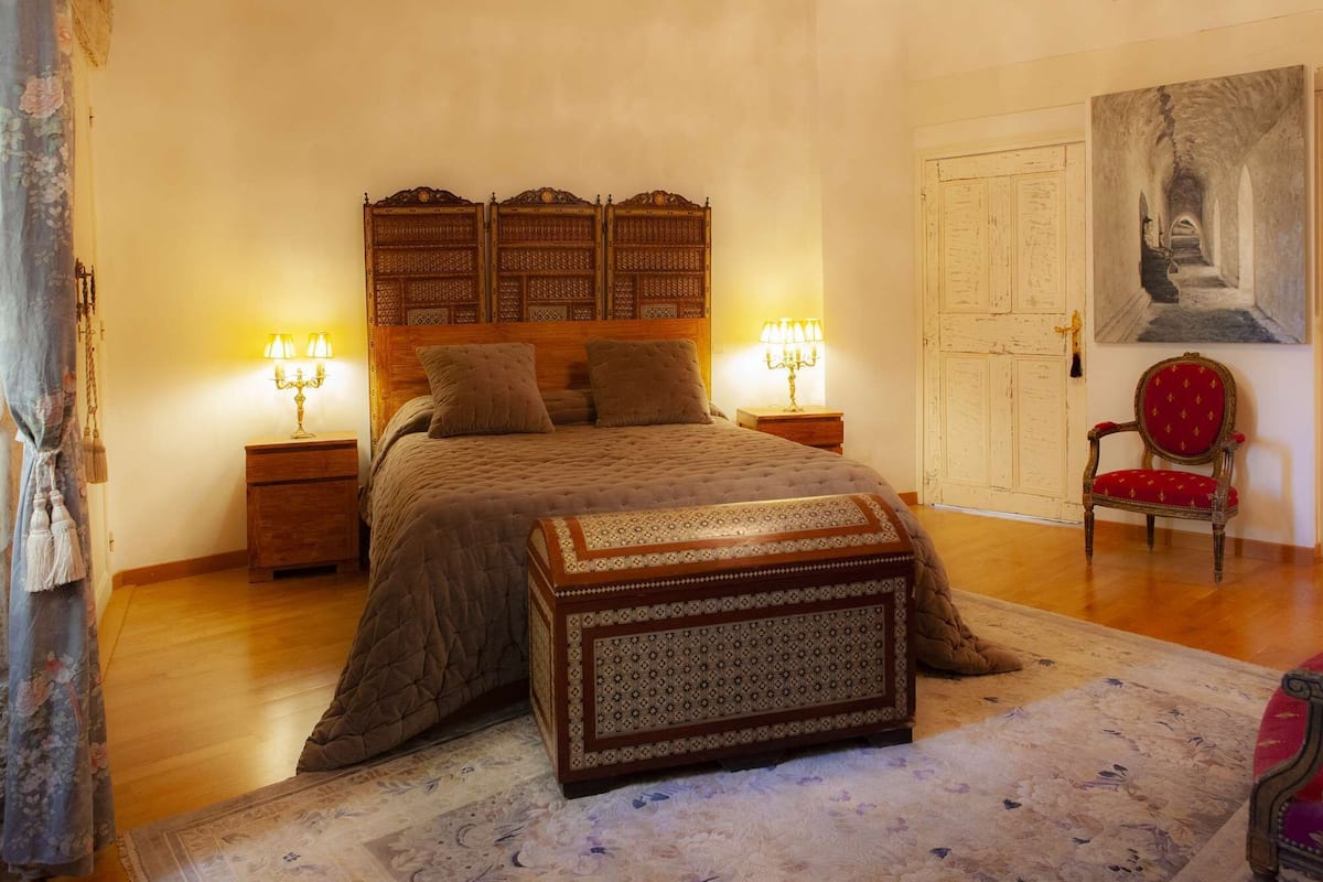 Doppel- oder Zweibettzimmer | Allergikerbettwaren, Select-Comfort-Betten, individuell dekoriert