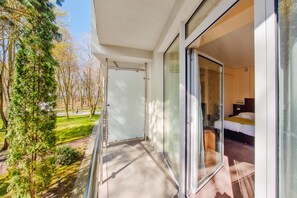 Room (104) | Balcony