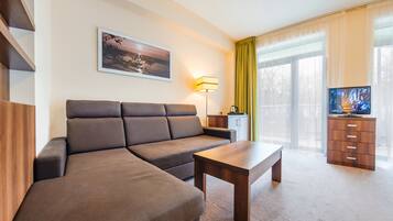 Habitación (210) | Decoración personalizada y muebles diferentes