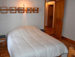 4 bedrooms - Spacious chalet near forest with private parking (Pralognan-la-Vanoise)