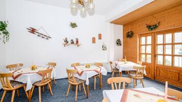 Free daily local cuisine breakfast