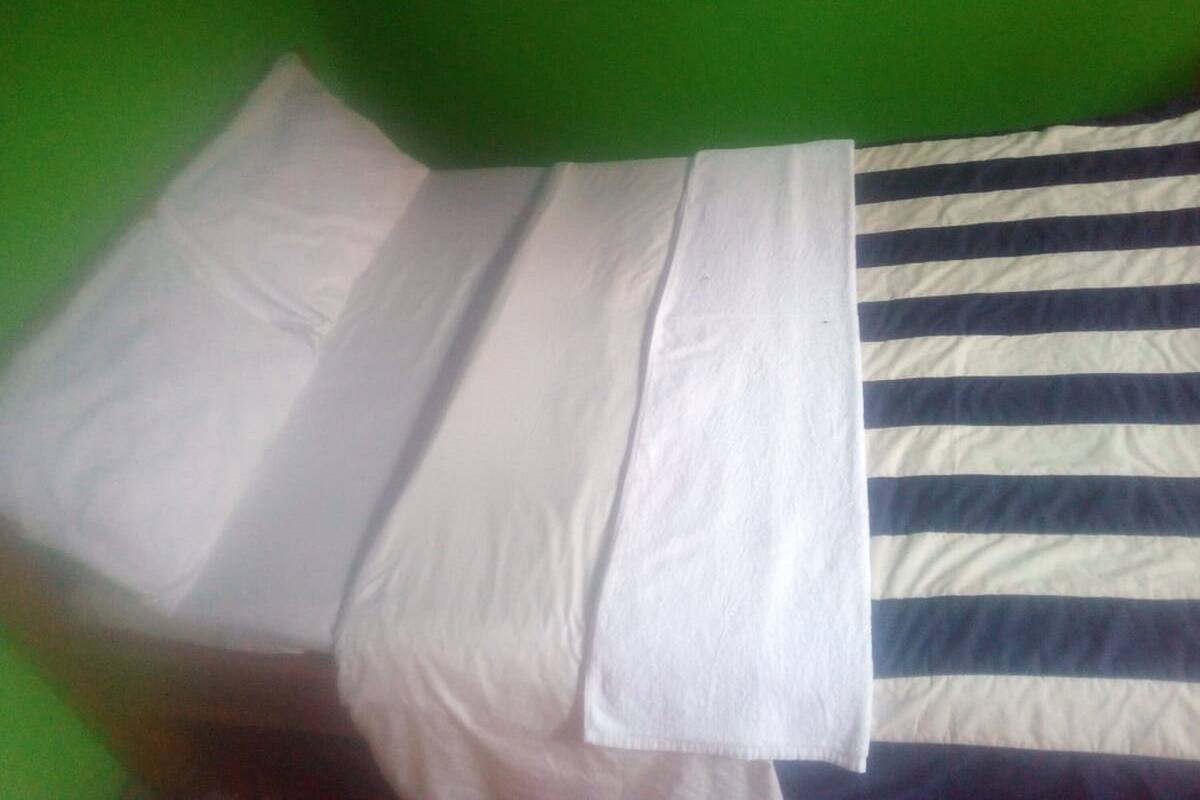 Quarto casal | Escrivaninha, Wi-Fi de cortesia, roupa de cama