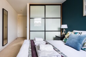 Unclassified image, 2 of 50, button - Gorgeous City Centre Apt (London)
