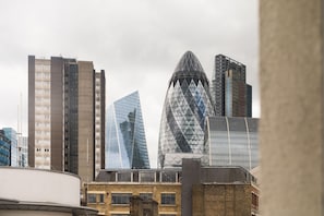 Unclassified image, 3 of 50, button - Gorgeous City Centre Apt (London)