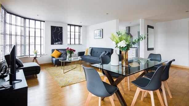 Deluxe Apartment | Living room