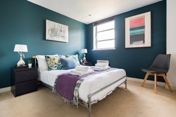 Unclassified image, 1 of 50, button - Gorgeous City Centre Apt (London)
