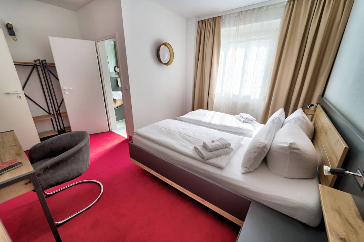 Kamar Double Comfort | Meja kerja dan tempat tidur bayi (biaya tambahan)