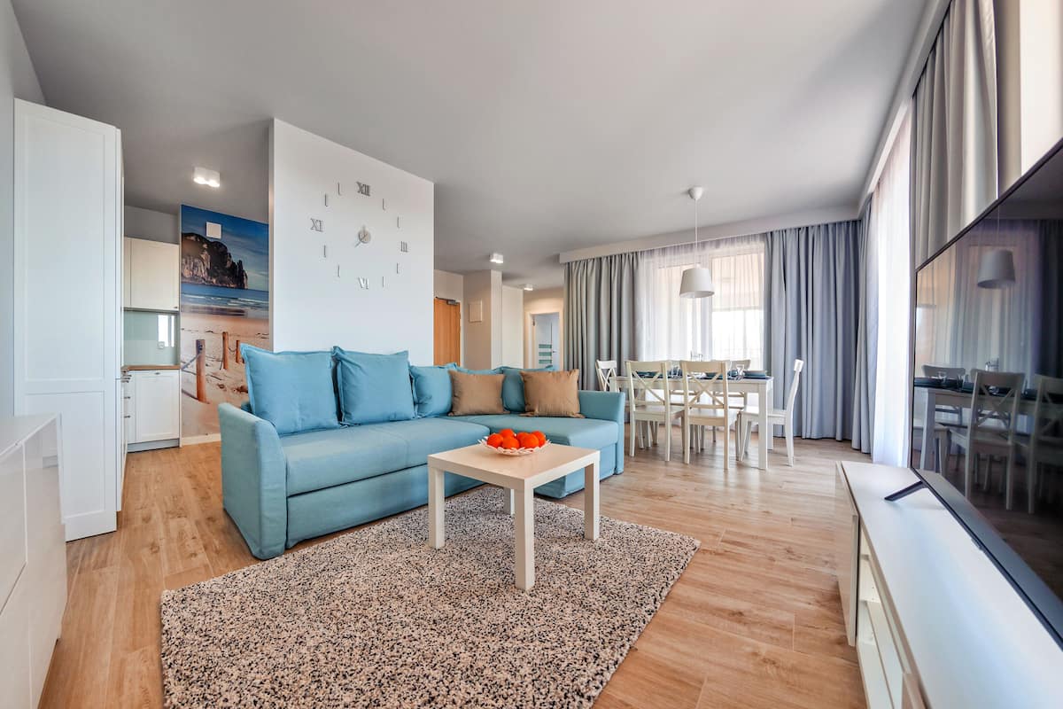 Apartemen (9/45) | Setrika/meja setrika dan didekorasi berbeda-beda