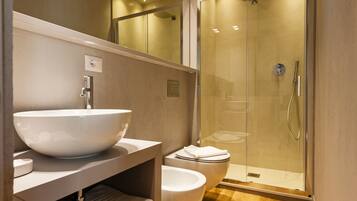 Standard Apartment, 1 Bedroom | Bathroom | Shower, rainfall showerhead, hair dryer, bidet