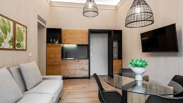 Apartament estàndard, 1 dormitori | Cuina privada | Frigorífic, placa de cuina, cafetera i tetera i bullidora elèctrica