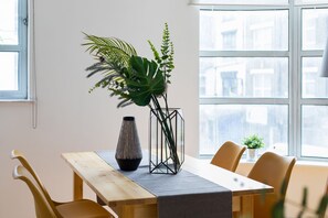 Appartement | Dineren op de kamer