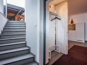 Apartment | Reception - Gorgeous Apartment in Uderns With Parking (Uderns)