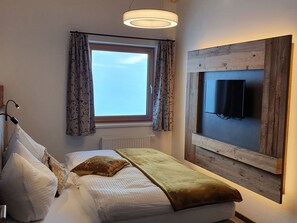 4 bedrooms, bed sheets - Apartment in Kaltenbach Near Ski Lift (Kaltenbach)