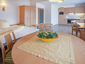 Apartment | Dining