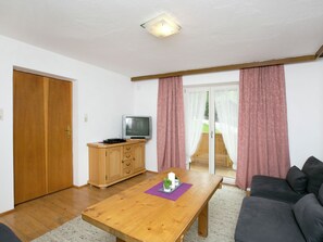 Apartment | Living room - Beautiful Apartment Near Mountains in Gerlosberg (Gerlosberg)