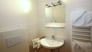 Unclassified image, 3 of 32, button - Beautiful Apartment in Ried im Zillertal With Mountain View (Ried im Zillertal)