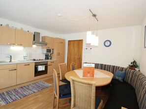 Apartment | Private kitchen - Beautiful Apartment in Ried im Zillertal With Mountain View (Ried im Zillertal)