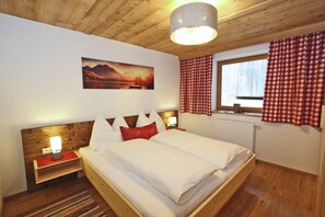 Apartment | 4 bedrooms, bed sheets