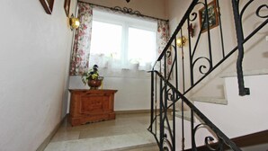 Apartment | Reception - Chalet in Aschau Near Ski Bus & Zillertal Slopes (Aschau Im Zillertal)