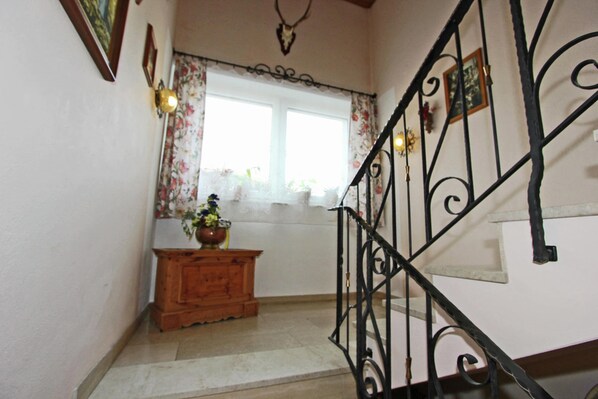 Apartment | Reception - Chalet in Aschau Near Ski Bus & Zillertal Slopes (Aschau Im Zillertal)