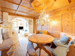 Dining - Holiday Home in Kirchberg With Sauna (Kirchberg in Tirol)