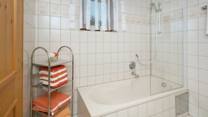 Apartment | Bathroom - Charming Apartment in Ehrwald With Roofed Terrace (Ehrwald)